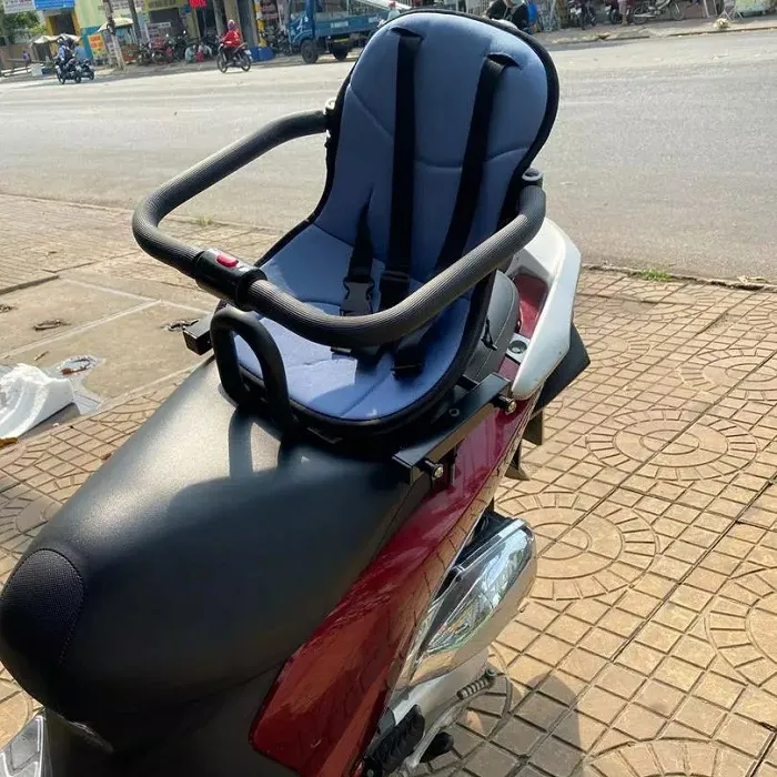 Ghế ngồi xe máy cho bé Vision lắp phía sau
