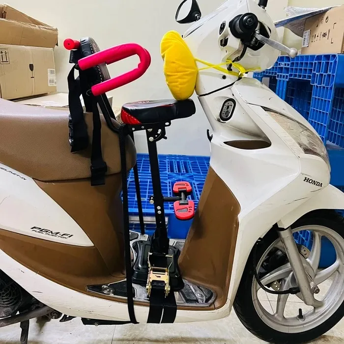 Ghế ngồi xe máy tay ga Vision cho bé - Hình 1