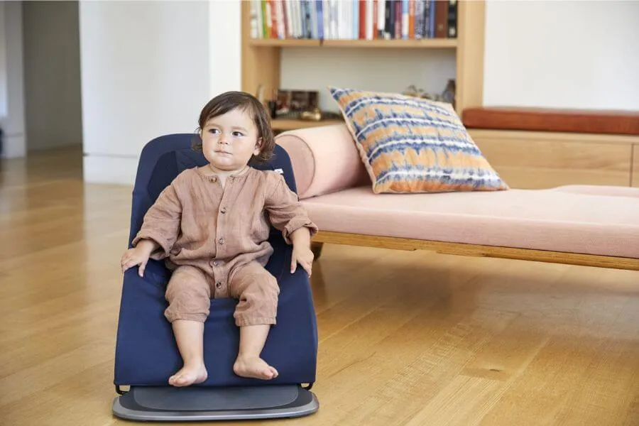 Những tác hại tiềm ẩn nếu dùng ghế nhún quá sớm hoặc sai cách