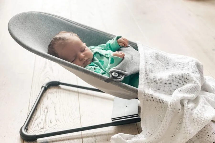 Tác dụng tích cực khi dùng ghế nhún cho bé đúng độ tuổi