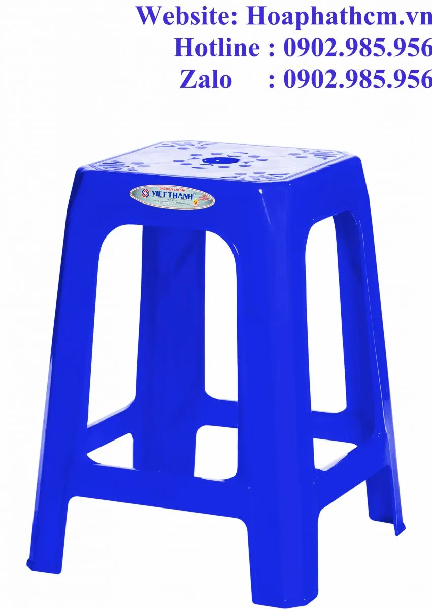 Hình ảnh cận cảnh ghế nhựa học sinh có dựa lưng, màu xanh lá cây