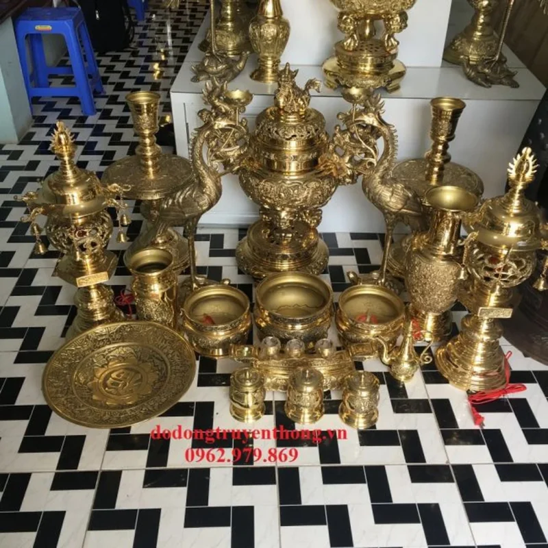 Lư đồng bàn thờ cao cấp phù hợp không gian thờ lớn giá bộ lư đồng bàn thờ cao cấp phù hợp bàn thờ lớn