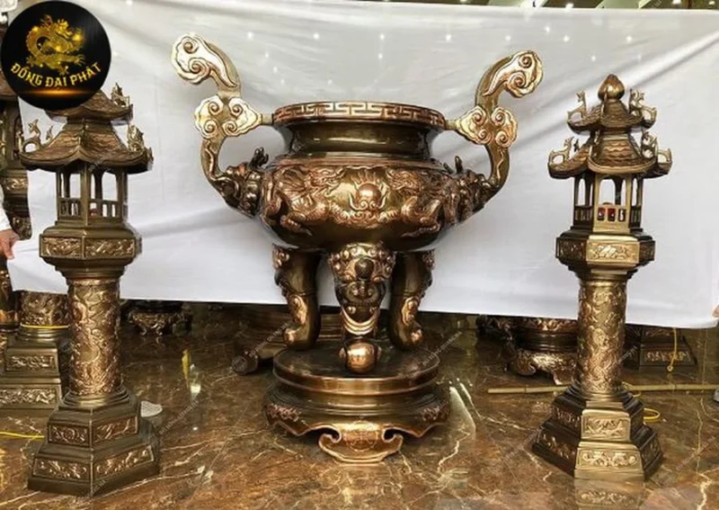 Lư đồng bàn thờ cần bảo quản đúng để giữ màu lâu giá bộ lư đồng bàn thờ và cách bảo quản lư đồng sáng màu