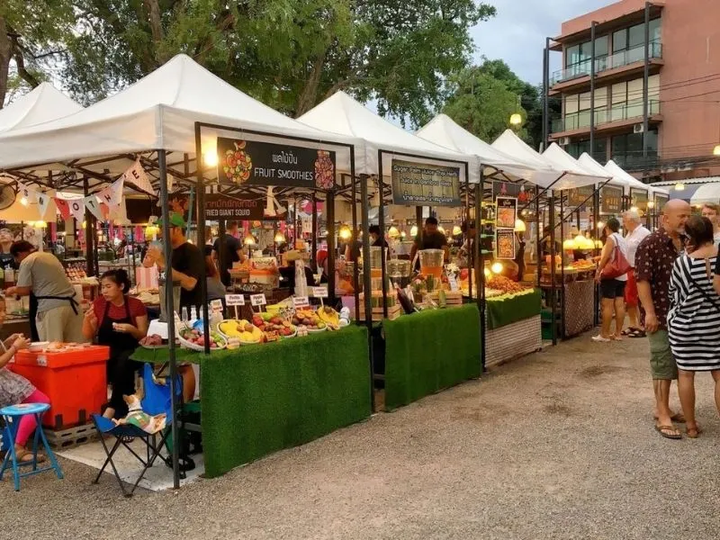 Gian hàng ẩm thực