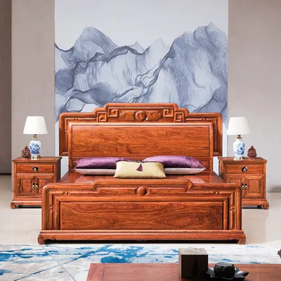 Giường ngủ Cẩm Lai đỏ với các đường nét khỏe khoắn, mang lại cảm giác an toàn