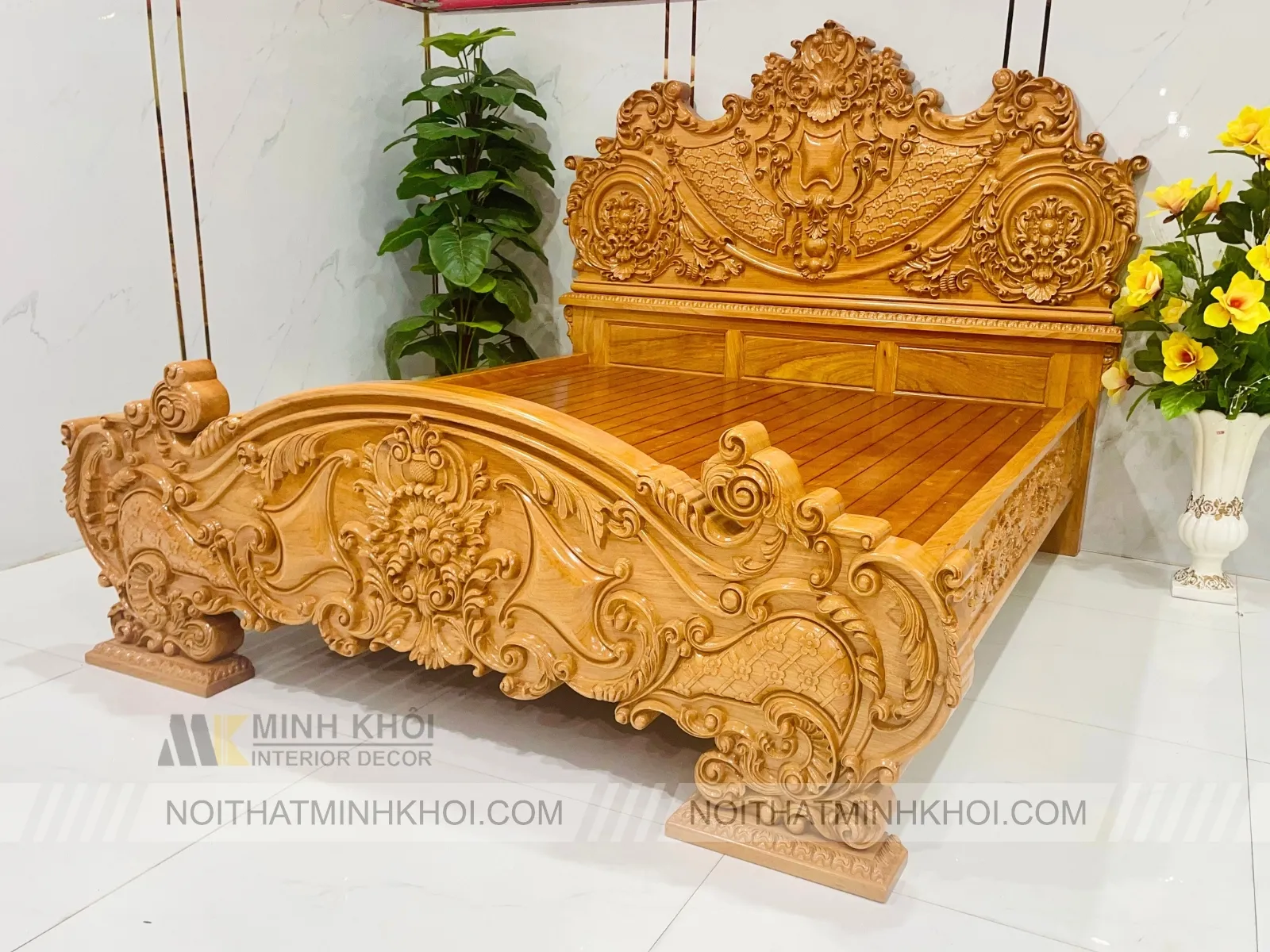 Giường Gõ Đỏ Tân Cổ Điển Nguyên Khối với hoa văn tinh xảo