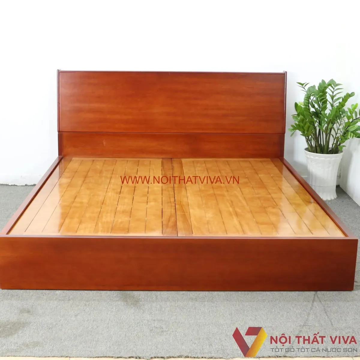 Đặt giường ở nơi khô thoáng tránh tiếp xúc ánh sáng mặt trời trực tiếp để bảo quản tốt giường gỗ