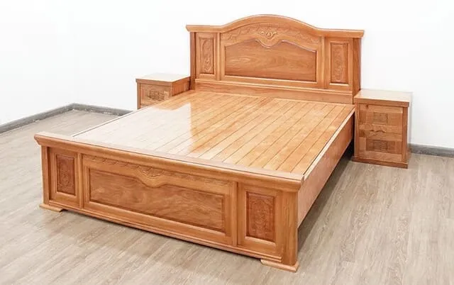 Giường ngủ gỗ đinh hương với đường nét mạnh mẽ