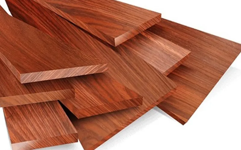 Sắc đỏ đặc trưng và vân gỗ tuyệt đẹp của dòng Thông Đỏ quý hiếm