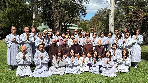 10 Nguyên Tắc Đặt Bàn Thờ Phật Và Gia Tiên Chuẩn Phong Thủy 2024