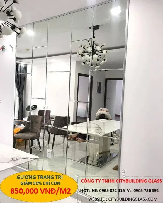 Kính trang trí bàn ăn