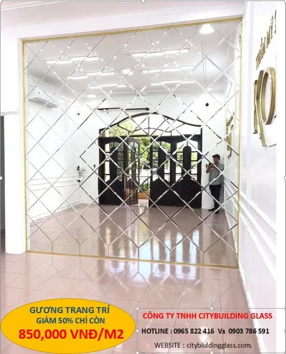 Kính trang trí spa