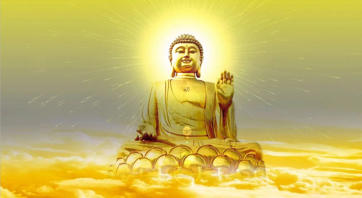 Tượng Phật được đặt trang nghiêm trên bàn thờ 2 tầng