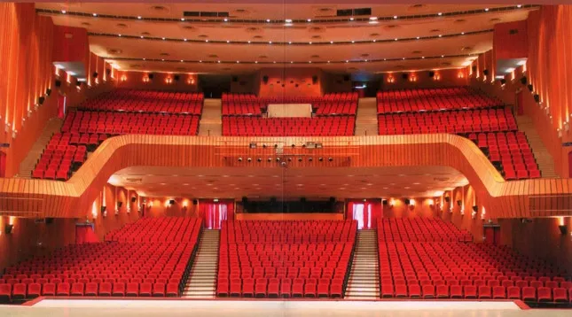 Hình ảnh tổng quan sơ đồ ghế nhà hát Hòa Bình với sức chứa dưới 2.500 chỗ ngồi