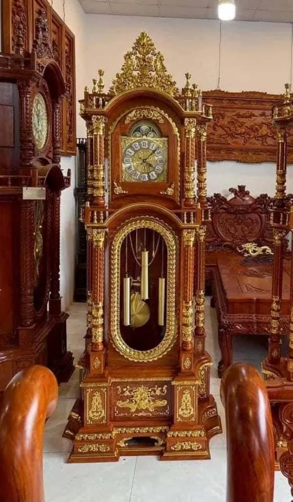 Mẫu đồng hồ gỗ hương đá cao cấp với thiết kế sang trọng