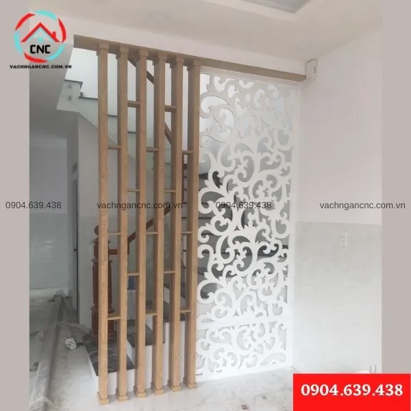Vách ngăn cầu thang gỗ tự nhiên