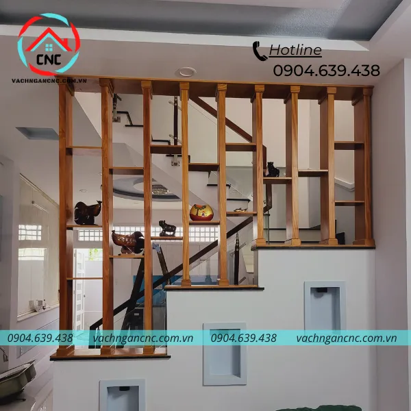 Vách ngăn cầu thang gỗ công nghiệp