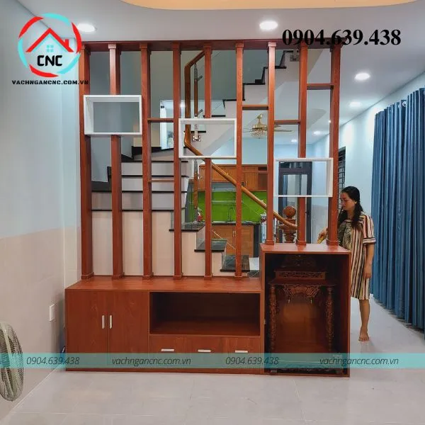 Vách ngăn cầu thang kết hợp tủ rượu