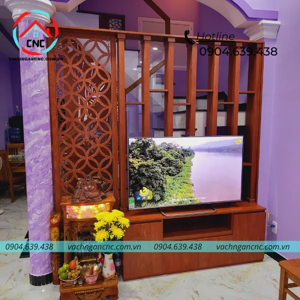 Vách ngăn cầu thang liền kệ tivi