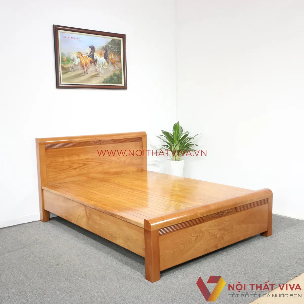 Mẫu giường gỗ đẹp nhất hiện nay bằng gỗ xoan đào với tông màu ấm áp