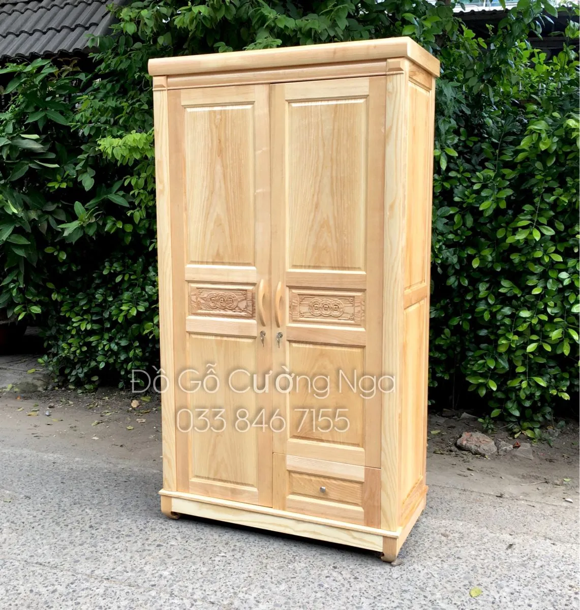 Tủ áo gỗ sồi nga 2 cánh giá rẻ với mẫu đồng tiền chạm khắc tinh xảo