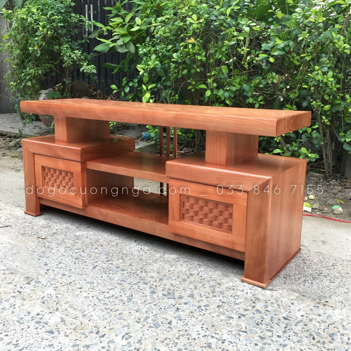 Mẫu kệ tivi gỗ xoan đào bán chạy, minh chứng cho đồ gỗ tự nhiên giá rẻ có chất lượng