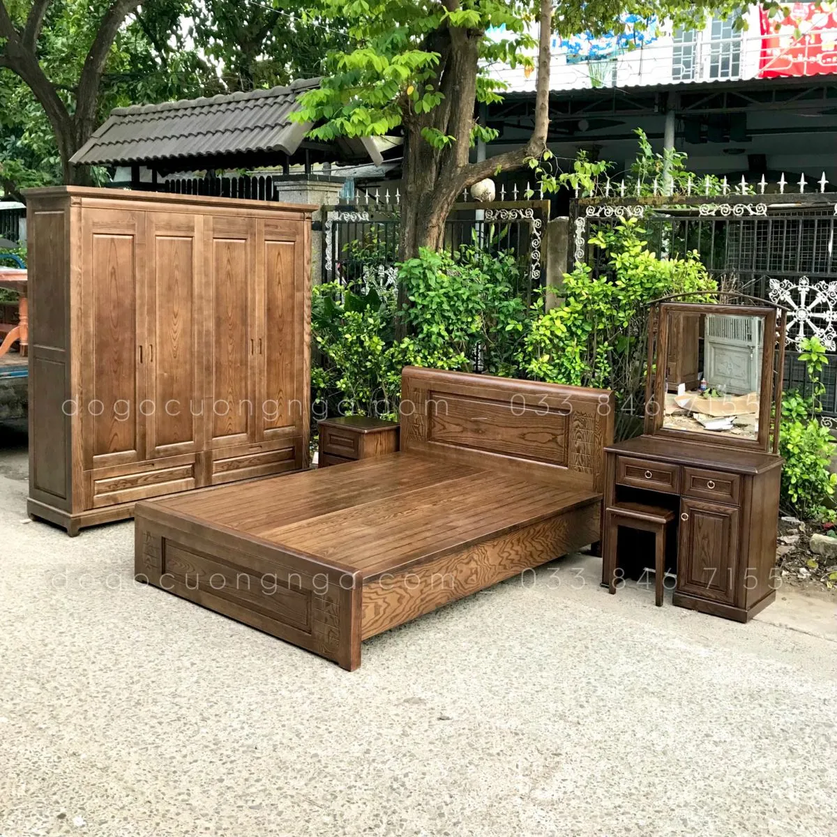 Mẫu tủ quần áo 4 cánh gỗ sồi chắc chắn, bền đẹp