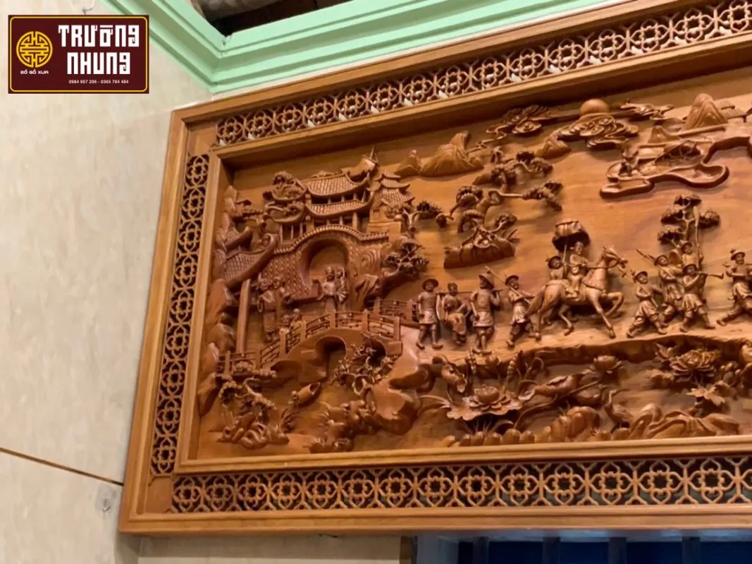 Tranh gỗ mun đen mang lại vẻ sang trọng huyền bí cho căn phòng