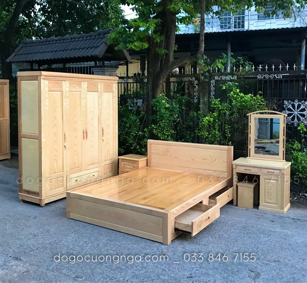 Tủ quần áo gỗ sồi hiện đại với màu vân gỗ tự nhiên