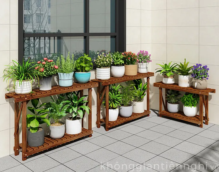 Kệ gỗ thiết kế hai tầng linh hoạt phù hợp cho cả không gian nội thất và ngoại thất