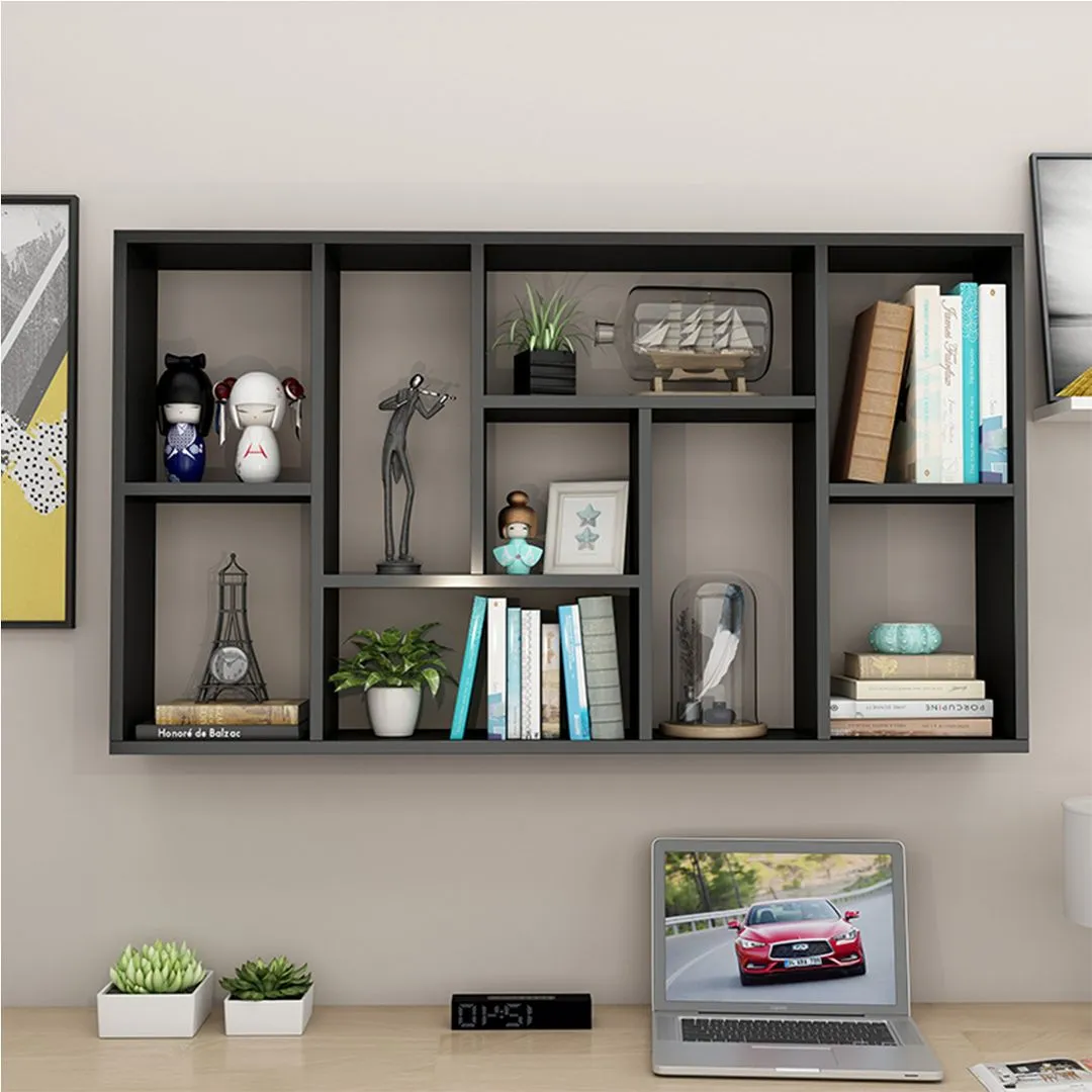 Kệ gỗ treo tường cho phòng khách, thể hiện sự tối giản và tiện nghi