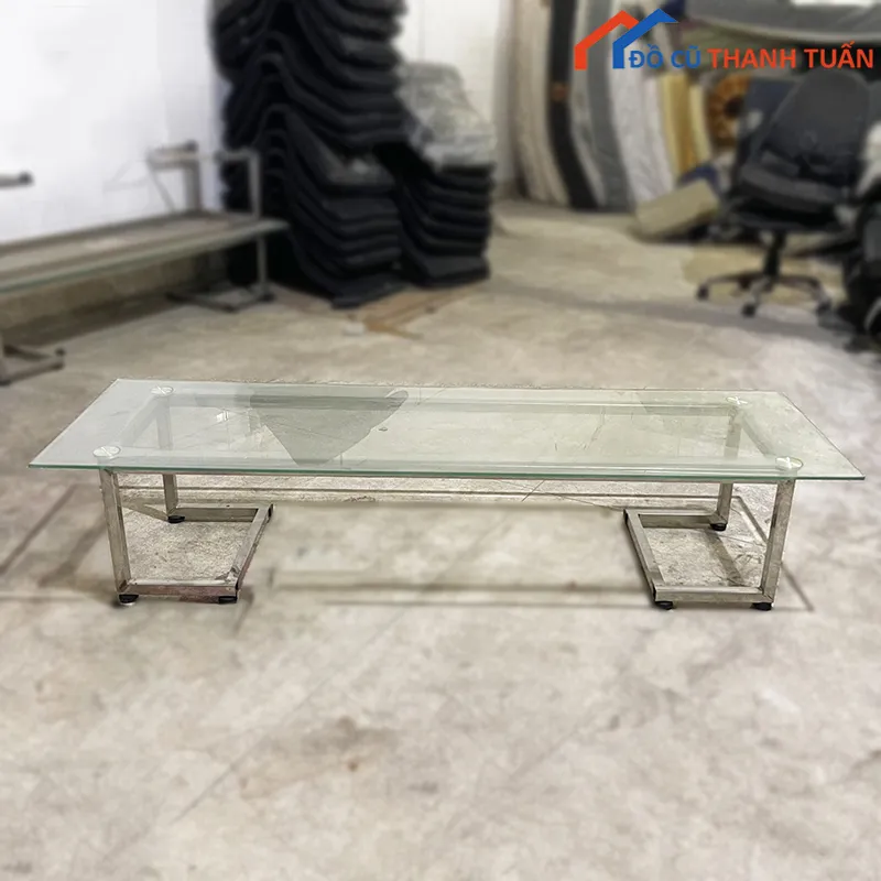 Kệ tivi chân inox mặt kính trong suốt cũ