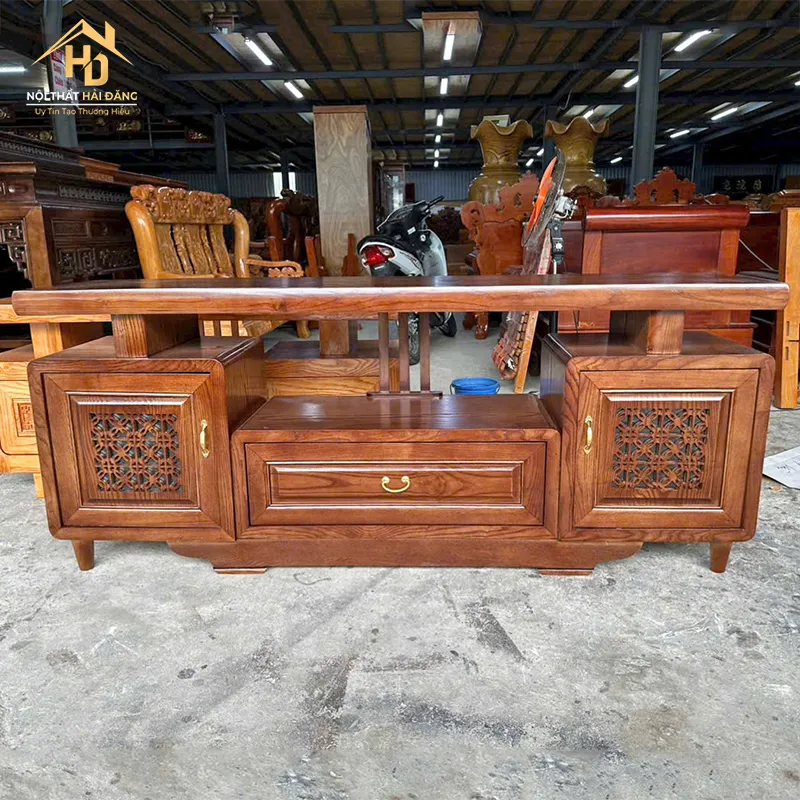 Kệ tivi gỗ tự nhiên hộc tủ cánh hoa văn