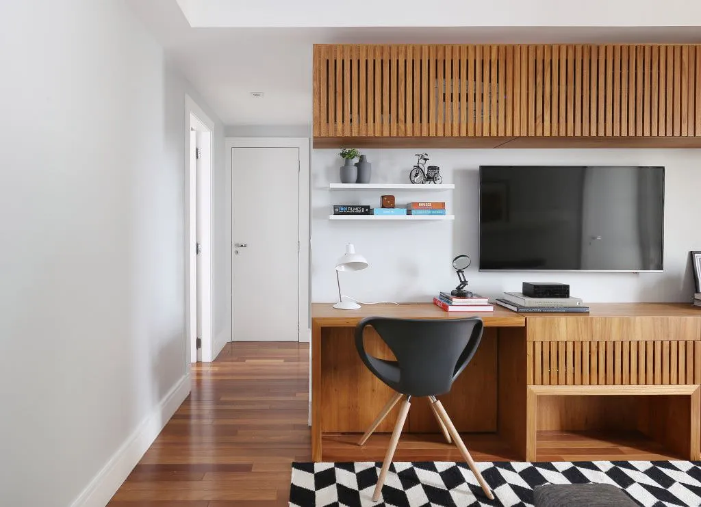 Bộ tủ tivi kèm bàn làm việc gỗ tự nhiên màu nâu cá tính gần gũi, ấm cúng