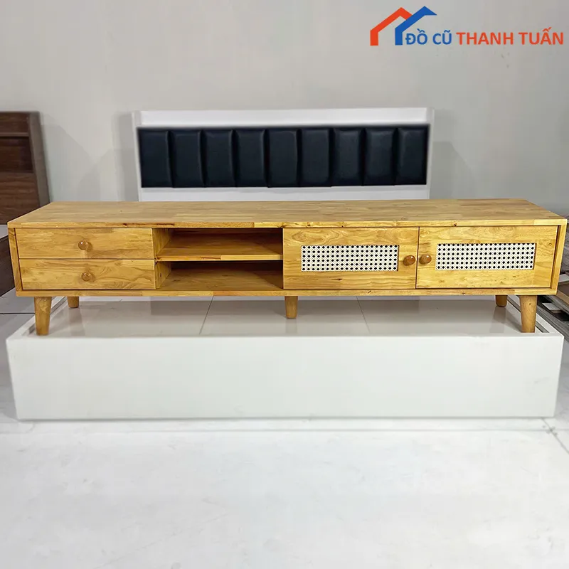 Kệ tivi gỗ tự nhiên thanh lý mới 99%