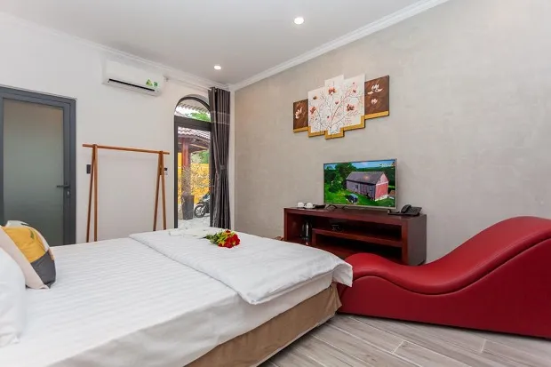 Mỗi phòng được trang bị đầy đủ tiện nghi mang đến sự thoải mái nhất dành cho mọi du khách trong quá trình lưu trú