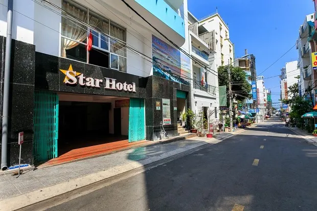 Khuôn viên phía trước khách sạn Star Hotel VT