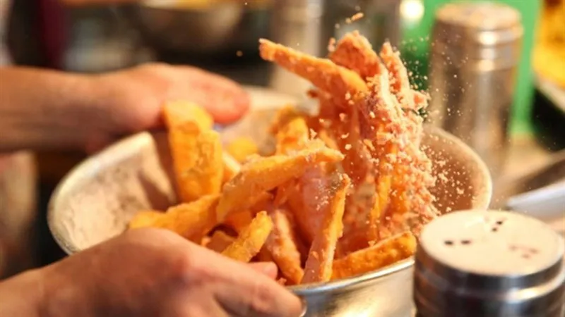 Bàn ghế ăn tân cổ điển