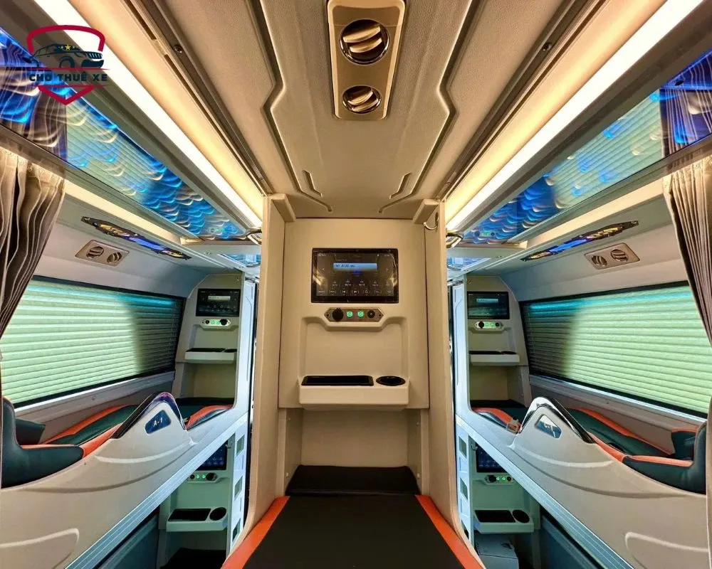Không gian bên trong xe giường nằm