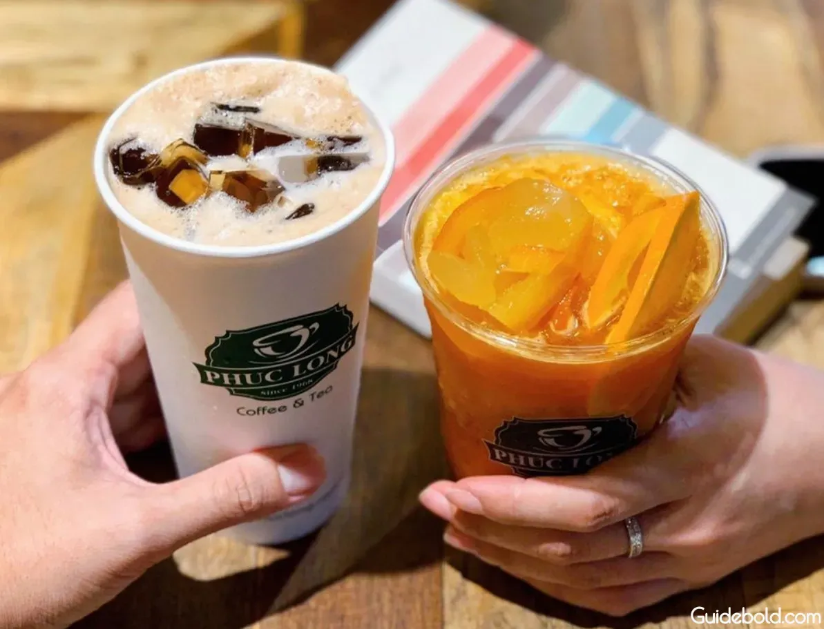 Sự kết hợp hoàn hảo của tủ và giường gỗ trong không gian phòng ngủ tại cửa hàng nội thất quận 12