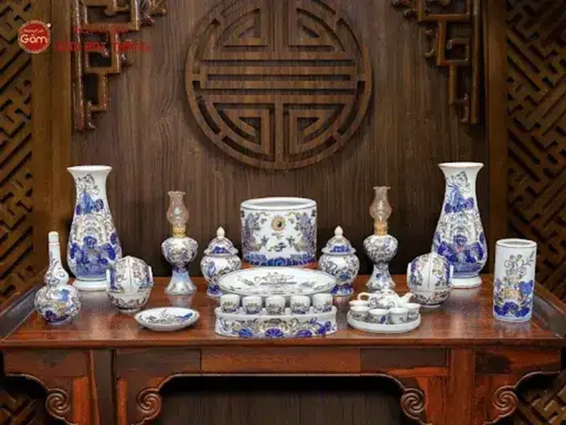 Không gian thờ tự gia tiên bài trí trang nghiêm