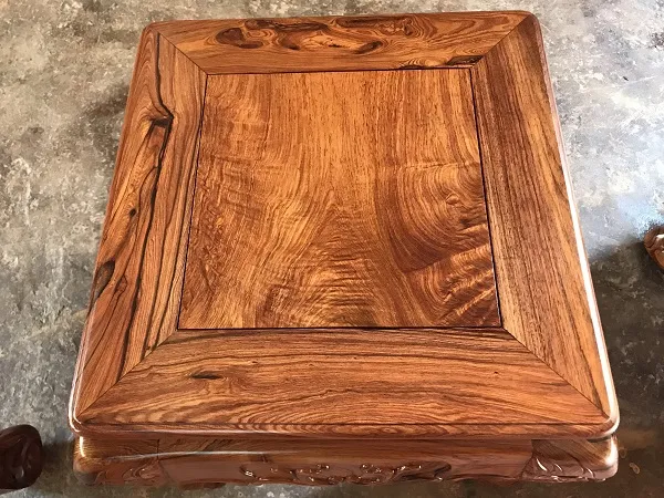 Đôn vuông 45x45 cm hoàn thiện của bộ kích thước bộ bàn ghế tay 12