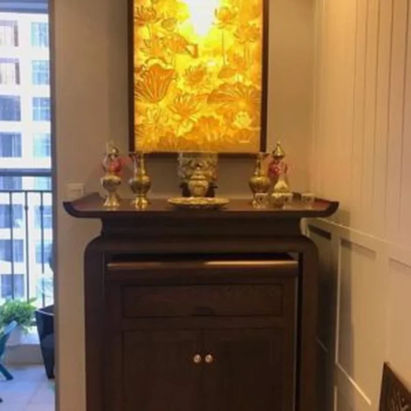 Kiểm tra chi tiết hoàn thiện bàn thờ gia tiên gỗ tự nhiên