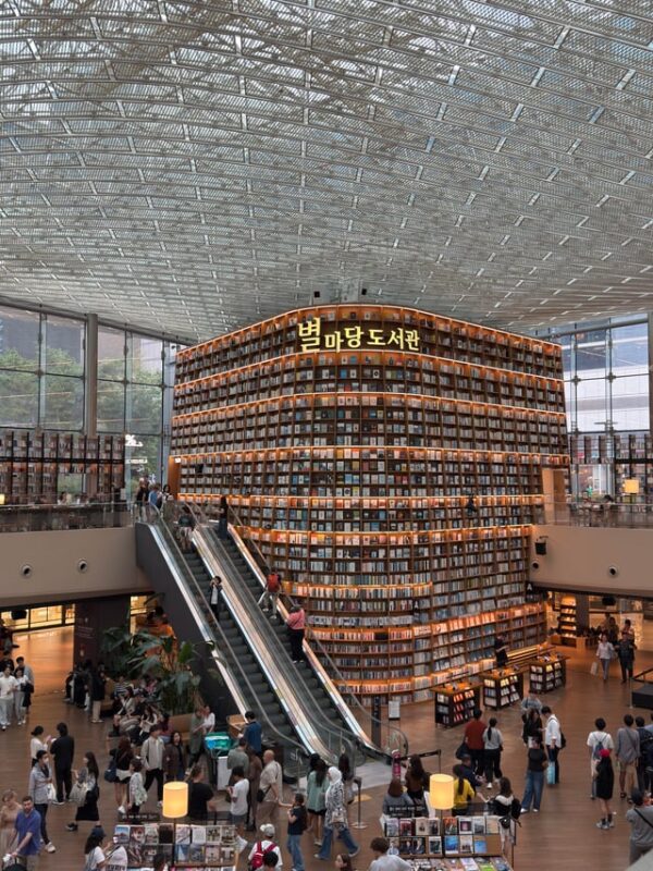 Tiêu Chí Tuyệt Đối Khi Chọn Bộ Bàn Ăn 4 Ghế Hà Nội Cho Căn Hộ Hiện Đại