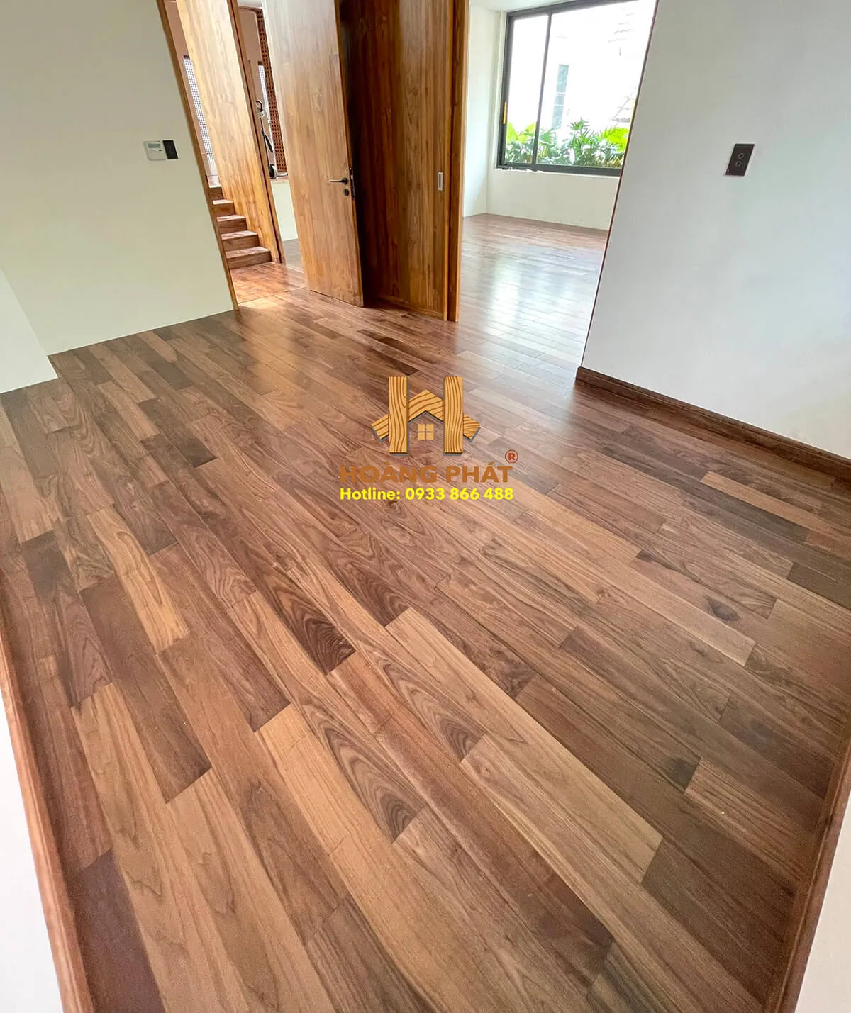 Hoàng Phát hoàn thiện công trình lắp đặt sàn gỗ Walnut