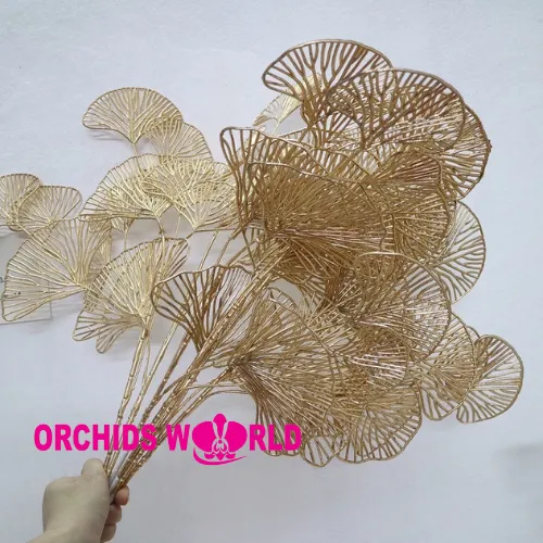 Lá quạt vàng dùng trang trí