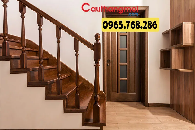 Mẫu thiết kế cầu thang lan can gỗ đơn giản, nhẹ nhàng với con tiện đơn nhỏ nhắn
