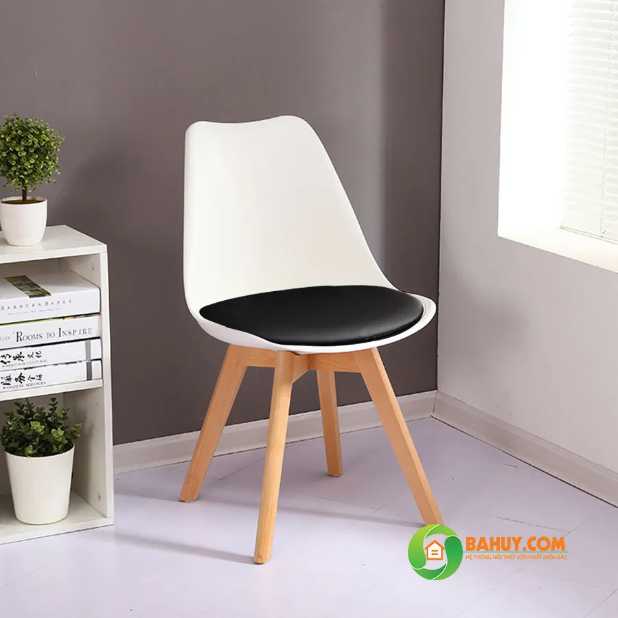 Ghế cafe Eames J5 chân gỗ thanh lý tại các cửa hàng nội thất