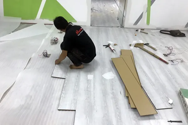 Phụ kiện sàn gỗ len chân tường và nẹp