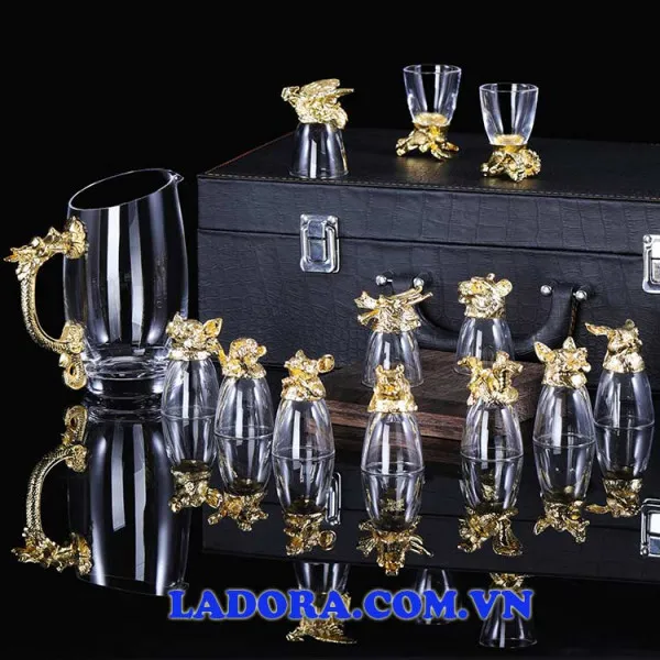 Bộ ly rượu 12 con giáp trang trí kệ tủ phòng khách